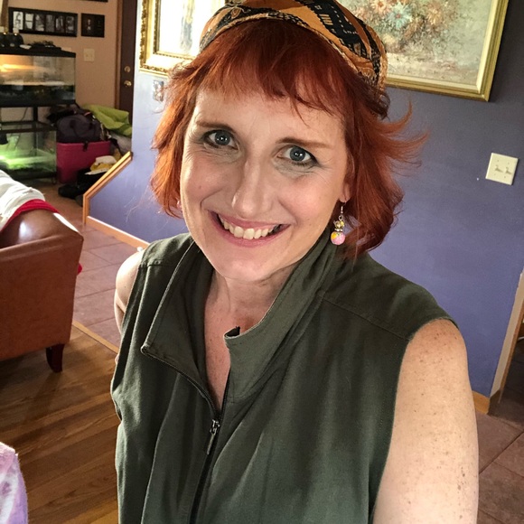 Meet your Posher, Elizabeth - Picture 2 of 6